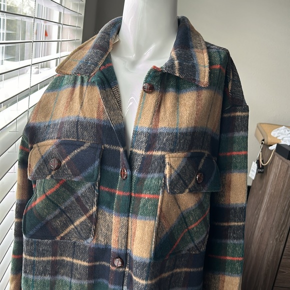 AUTRES FILLES LONG PLAID SHACKET TOP SIZE L - Picture 2 of 3